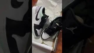 Jordan 1 low &ldquo;tie dye&rdquo; 💚🤍💕 I&rsquo;m inlove 😍 #fyp #jordan1 #shortvideo #sneakerfreak #sneakerhead