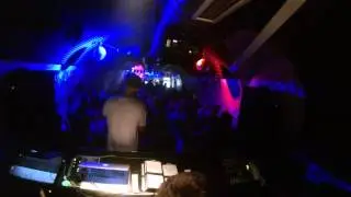 Dj Kubass & Mc Embryo v Depu