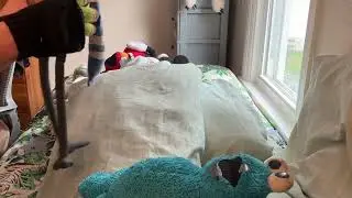 Mordecai vs Cookie Monster Animatronic Battle