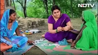 ASHA Worker From Madhya Pradesh Uses Paintings To Educate Villagers On How To Be Healthy