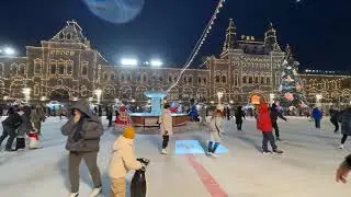 #Россия 🇷🇺 #Москва Красная площадь | ГУМ-каток на Красной площади открыл свой 17-й сезон.