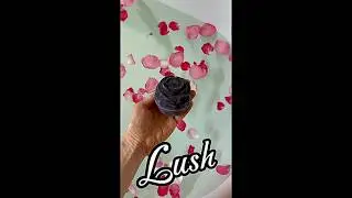 LUSH AMAZING BATH ART WITH BLACK ROSE 🌹#lush #bathbomb #bathing #asmr #fyp