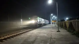Railfaning At Vedchha in Cool Night | Back to Back Trains on Western Railway |
