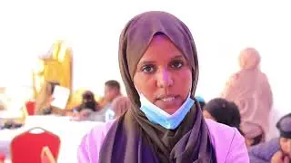 Burtinle: Saynab Said Nur waa Macalimada cashirka bixinaysa waxayna sharaxaad ka bixinaysaa qaabka u