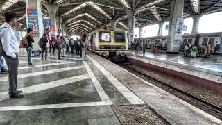 Mumbai local empty rake honking on dombivli station