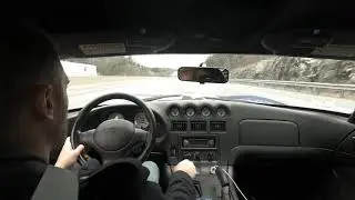 1997 Dodge Viper GTS highway pull