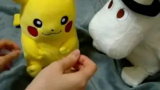 Pikachu and Moomin jump rope play