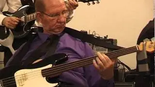 Sigurj&oacute;n Matt - The one hand bass player