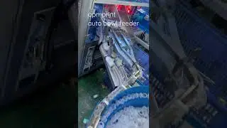 Auto vibrating bowl feeder for wine cap assembly line #feeding #assemblymachine