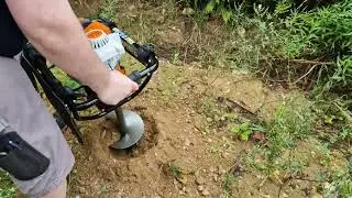 TEST Stihl Benzin Erdbohrger&auml;t BT 131 Pfahlbohrer B&auml;ume Pflanzen Zaun Bauen Bohrer ELB EBO