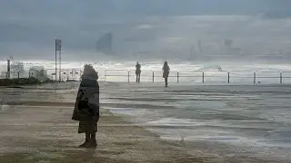  ¡Impresionante! La fuerza del temporal en Barcelona (Mar Bella) ​#Barcelona #Olas #MarBella