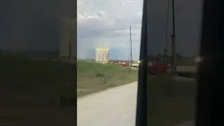 🇺🇸🚧 sand silo, oil well drilling