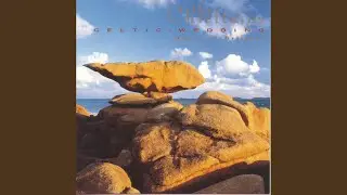 Heuliadenn Tonioù Breizh-Izel (A medley in which each member of the band plays a tune of his...