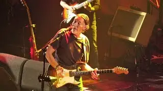 Chris Rea - On The Beach (Live at Hammersmith Apollo 2017)