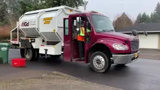 Hillsboro Garbage M2 Freghtliner Glass Truck!!