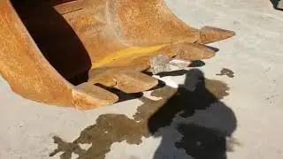 Caterpillar 320CL track excavator  running @ sp2000