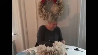 How to make a book page Christmas wreath