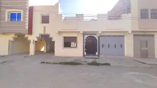 منزل محفظ للبيع 2 واجهات، بثمن جد مناسب / Maison à Vendre Nador