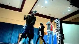 Breakdancing Kakashi singing 