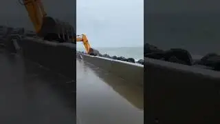 Big Heavy Machine fail #excavater #bulldozer #heavymachine 5