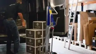 SANO UNIKAR - lifting hand truck with wine carton boxes