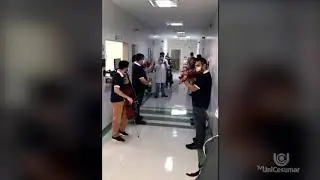 O Quarteto de Cordas da UniCesumar fez uma apresenta&ccedil;&atilde;o surpresa para profissionais da sa&uacute;de