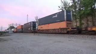 #18300 CSX I032-10 Intermodal train