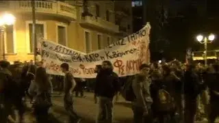 Greece: riot police and students clash over campus shutdowns