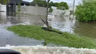Compilatie wateroverlast Paramaribo na hevige regenval - 26 Juni 2024
