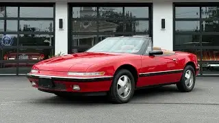 7000 миль - Buick Reatta кабриолет 1990 года выпуска, красный.