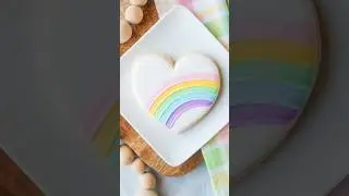 Pastel rainbow heart cookie decorated with royal icing #cookiedecorating #royalicing #relaxingvideo