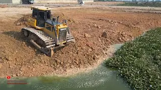 Best Bulldozer Extreme Pushing Hard Special Operator Working Heavy Equipment