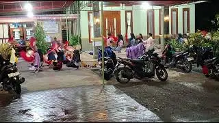 Tasya dkk. semangat latian tari montro walau saat hujan turun_VID 20251108 WA0012