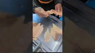 The fresh meat slicing machine slices the whole meat evenly, and the cutting size can be customized.