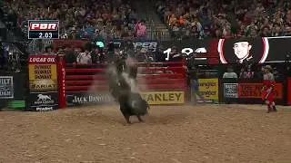 Sage Kimzey bucks off Seven Dust (PBR)
