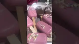 #viral #youtubeshorts #trending #cake #cakesicles #design #easy ￼