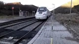 Cruce de el Intercity y el Alvia Alicante-santander y el Intercity Santander-madrid (Sonido Directo)
