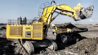Biggest excavator in the UK #shorts