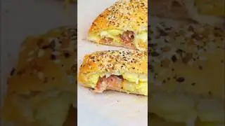 The Breakfast Stromboli 👌🏻🥓🍳 The Perfect Weekend Fuel! Linked down below! #breakfast #recipe #brunch