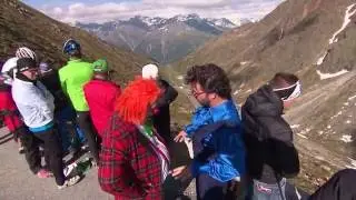 Bassie & Adriaan moedigen Robert Gesink aan tijdens Ronde van Zwitserland 2015