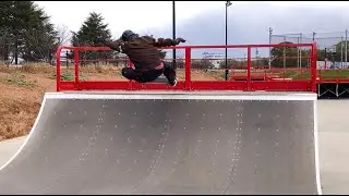 52 y/o👴 20260111⛄Skateboarding in the Snow🤣 #miniramp #practice #oldmanskatesesh 🛹