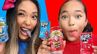 CHALLENGE BONBONS ULTRA BIZARRES avec MAMAN : BLEU vs ROSE des FRIANDISES ACIDES
