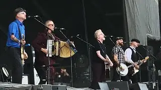 drunken lullabies by flogging Molly at louder than life 2023