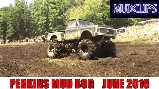 PERKINS MUD BOG - OLD BLACK GMC STEPSIDE PLAYS IN THE MUD  JUNE 2016