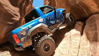 SOLO CRAWL Extreme Red Rock Canyon RC Expedition 4K Cinematic
