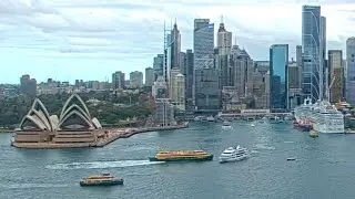 Near collision of Manly ferry and harbour cruise vessel, Sydney 4.06.23