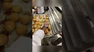 Making dinner rolls in culinary school 🍞