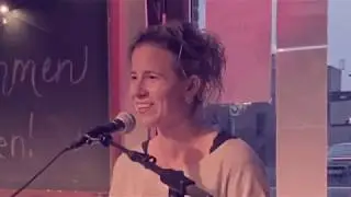 Lalou intimkoncert `That's not him anymore`