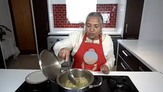 Making quick and easy white fried Loki (Calabash)!