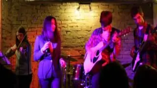 EV - Alice Pacman (acoustic live)